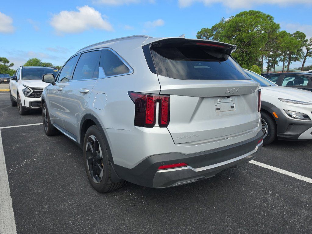 Certified 2025 Kia Sorento EX w/ EX Panoramic Sunroof Package AWD/4WD image 13
