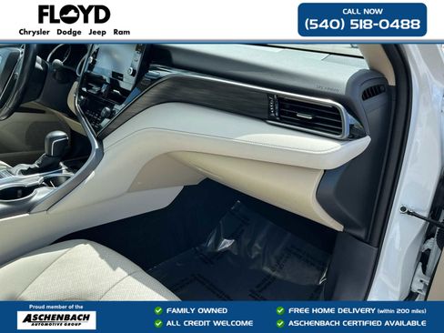 Used 2024 Toyota Camry XLE w/ Navigation Package FWD image 36