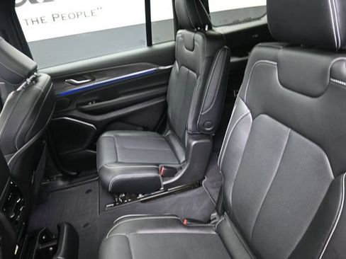 Used 2023 Jeep Grand Cherokee L Overland AWD/4WD image 22