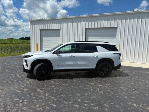 Used 2024 Chevrolet Traverse RS AWD/4WD image 2
