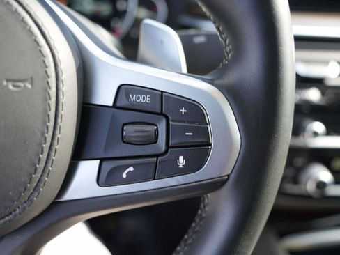 Used 2018 BMW 530i 530i Sedan RWD image 18