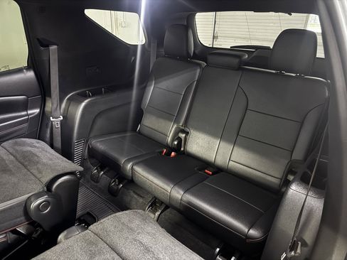 Used 2024 Chevrolet Traverse RS w/ LPO, Floor Liner Package AWD/4WD image 76