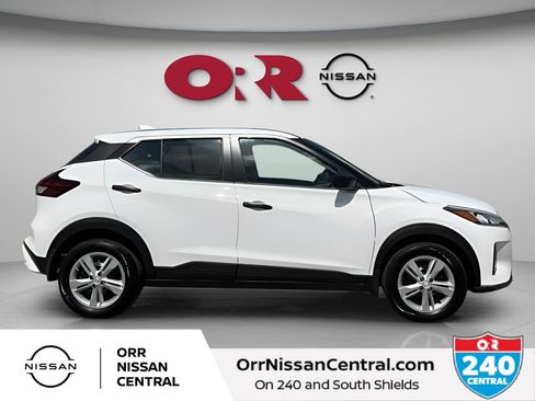 Used 2025 Nissan Kicks Play S FWD image 6