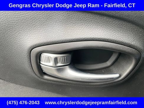 Certified 2021 Jeep Renegade Latitude AWD/4WD image 35