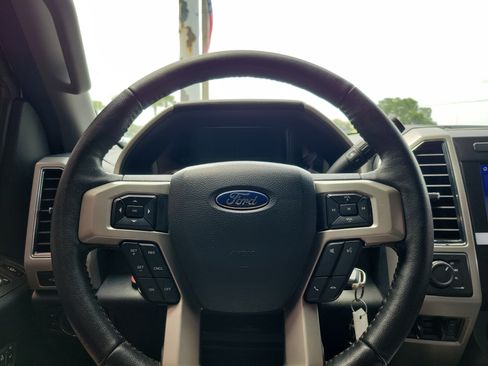 Used 2020 Ford F250 Lariat w/ Lariat Value Package AWD/4WD image 22