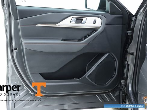 Used 2025 Ford Explorer Active image 18