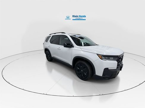 New 2026 Honda Pilot Black Edition image 4