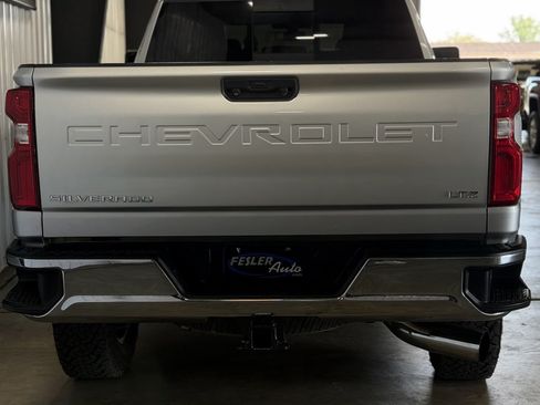 Used 2020 Chevrolet Silverado 2500 LTZ w/ LTZ Convenience Package AWD/4WD image 2
