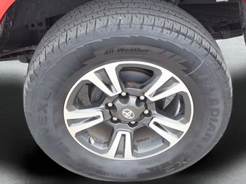 Used 2019 Toyota Tacoma TRD Sport AWD/4WD image 24