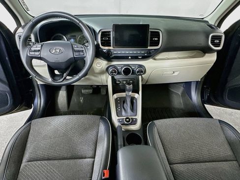 Used 2021 Hyundai Venue FWD image 15
