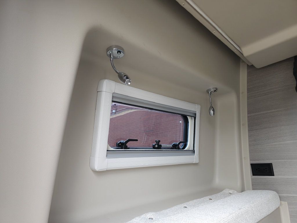 Used 2023 Mercedes-Benz Sprinter 2500 image 32