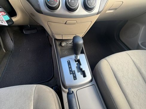 Used 2010 Hyundai Elantra GLS image 18