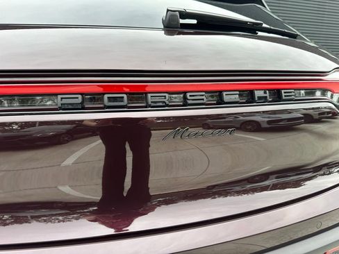Certified 2026 Porsche Macan AWD/4WD image 14