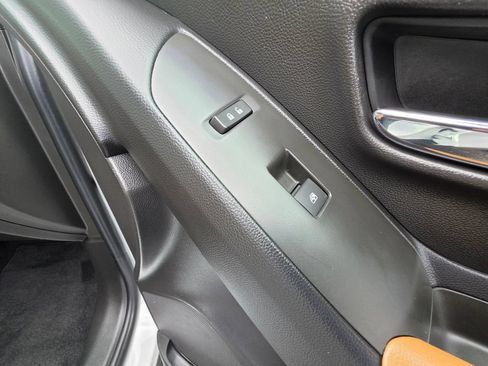 Used 2017 Chevrolet Trax LT w/ LT Convenience Package FWD image 9