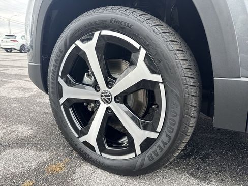 New 2026 Volkswagen Taos SEL AWD/4WD image 8