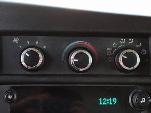 Used 2016 Chevrolet Express 4500 w/ Chrome Appearance Package image 25