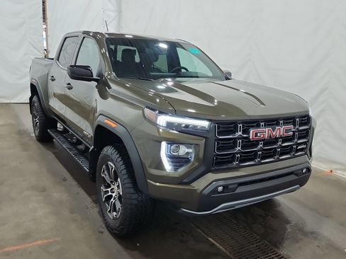 Used 2024 GMC Canyon AT4 w/ AT4 Premium Package AWD/4WD image 5