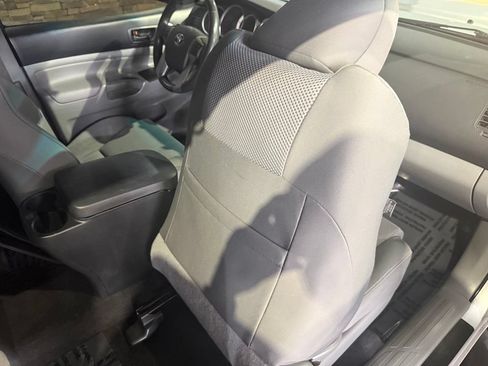Used 2013 Toyota Tacoma 4x4 Access Cab V6 w/ TRD Sport Pkg image 30