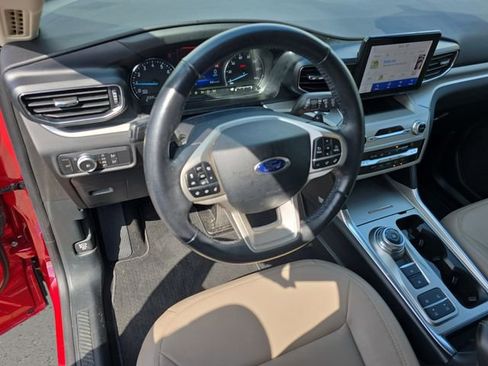 Used 2020 Ford Explorer XLT w/ Equipment Group 202A RWD image 18
