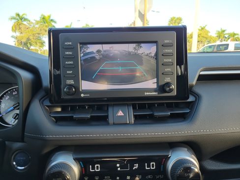 Used 2022 Toyota RAV4 XLE image 22