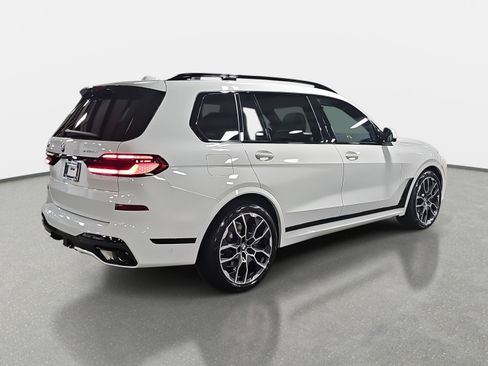 New 2026 BMW X7 xDrive40i w/ M Sport Package image 5