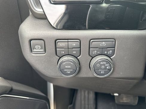 Used 2025 Chevrolet Silverado 1500 LT Trail Boss w/ Protection Package AWD/4WD image 14