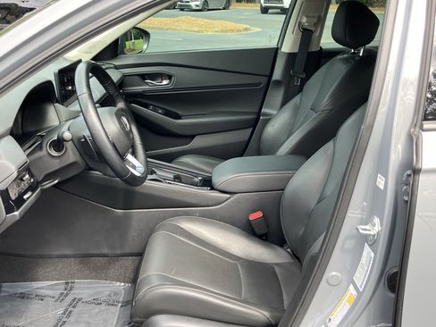 Used 2025 Honda Accord Touring image 16