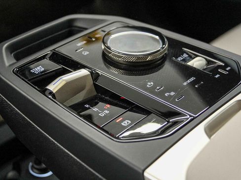 Used 2026 BMW iX xDrive45 w/ Premium Package image 19