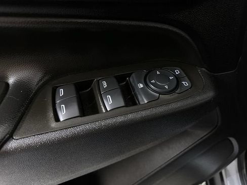 Used 2023 Chevrolet Equinox LT FWD image 24
