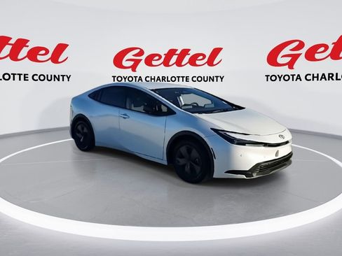 Certified 2025 Toyota Prius LE image 2