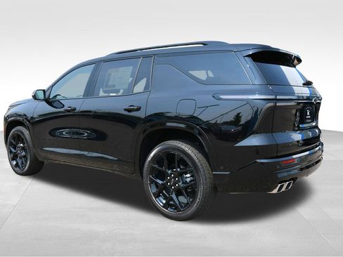 Used 2025 Chevrolet Traverse RS w/ LPO, Floor Liner Package AWD/4WD image 5