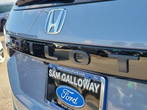 Used 2023 Honda Pilot Touring image 8