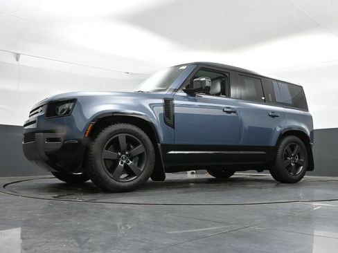 Used 2025 Land Rover Defender 110 X-Dynamic SE AWD/4WD image 45