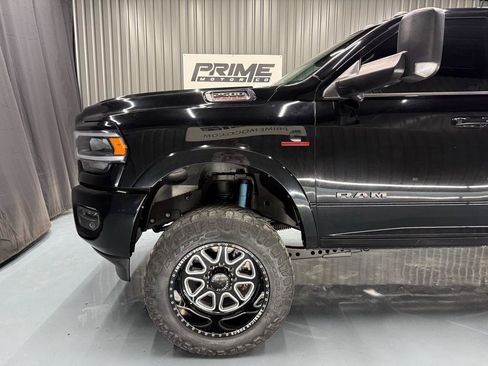 Used 2019 RAM 2500 Laramie w/ Night Edition AWD/4WD image 8