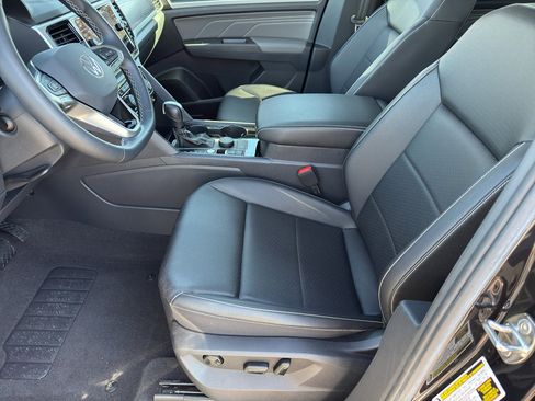 Used 2023 Volkswagen Atlas SE image 11