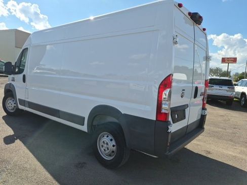 Used 2018 RAM ProMaster 2500 w/ Interior Convenience Group image 8