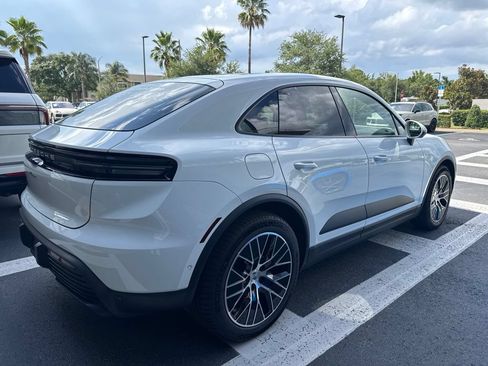 Certified 2026 Porsche Macan Electric RWD image 4