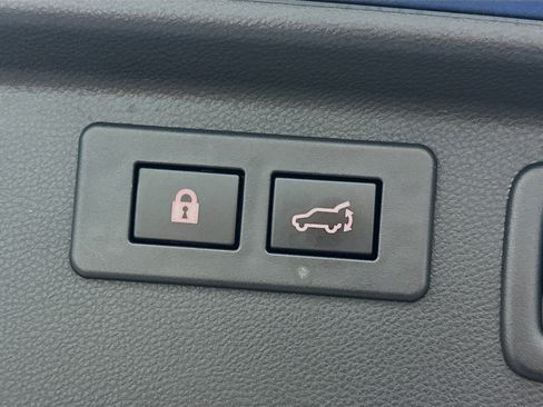 Used 2023 Subaru Forester Premium image 29