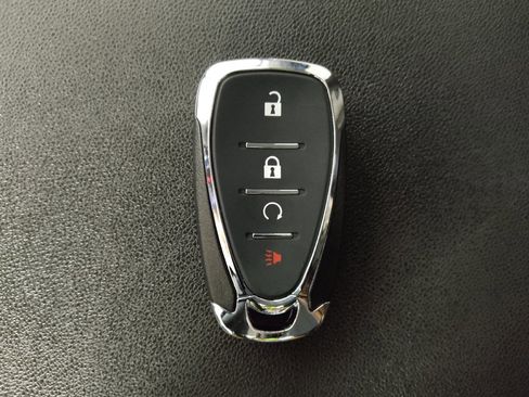 Used 2020 Chevrolet Equinox LS w/ LS Convenience Package image 32