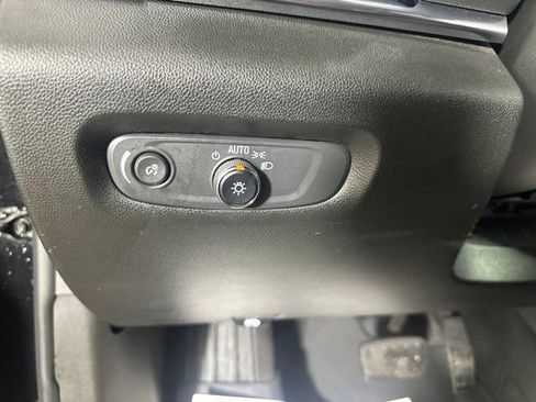 Used 2022 Chevrolet Traverse LT AWD/4WD image 13