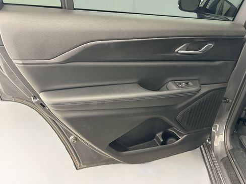 Used 2024 Jeep Grand Cherokee L Altitude AWD/4WD image 27