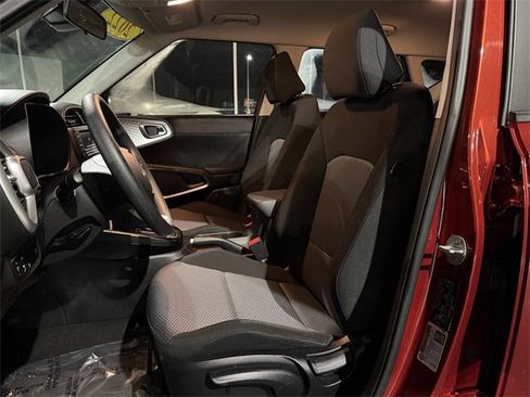Used 2022 Kia Soul LX w/ Technology Package image 14
