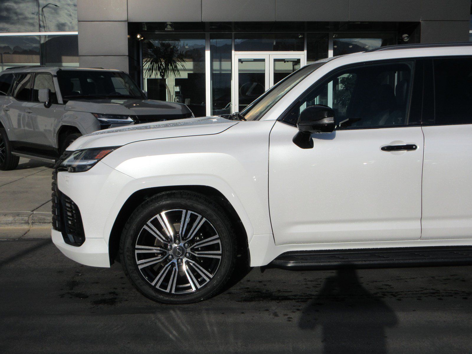 Used 2024 Lexus LX 600 4WD w/ Appearance Package image 2
