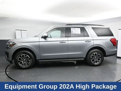 Used 2024 Ford Expedition XLT image 7