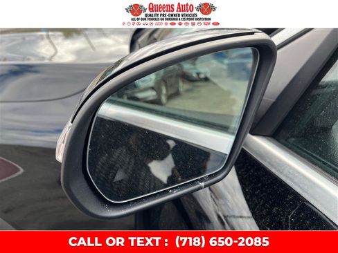 Used 2019 Mercedes-Benz GLC 300 4MATIC w/ Premium Package image 32