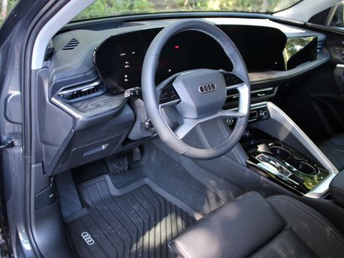 Used 2025 Audi Q5 Premium Plus w/ Premium Plus AWD/4WD image 45