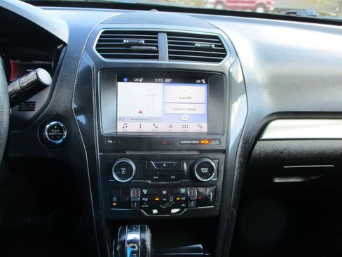 Used 2018 Ford Explorer XLT w/ Equipment Group 202A image 13