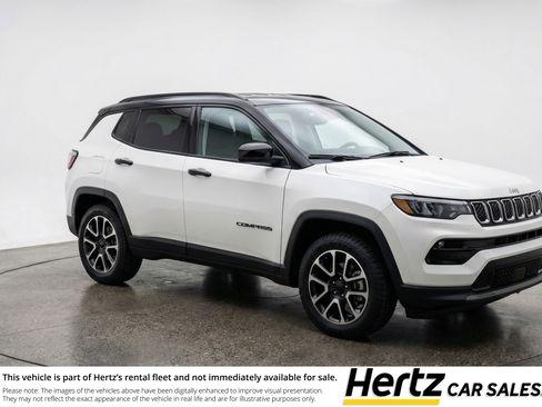 Used 2025 Jeep Compass Trailhawk AWD/4WD image 1