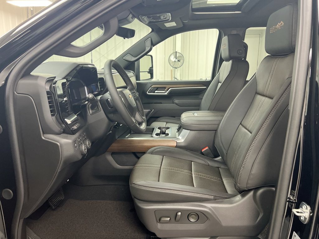New 2026 Chevrolet Silverado 2500 High Country w/ High Country Premium Package AWD/4WD image 21
