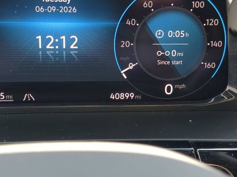 Used 2024 Volkswagen Atlas Cross Sport SE FWD image 31